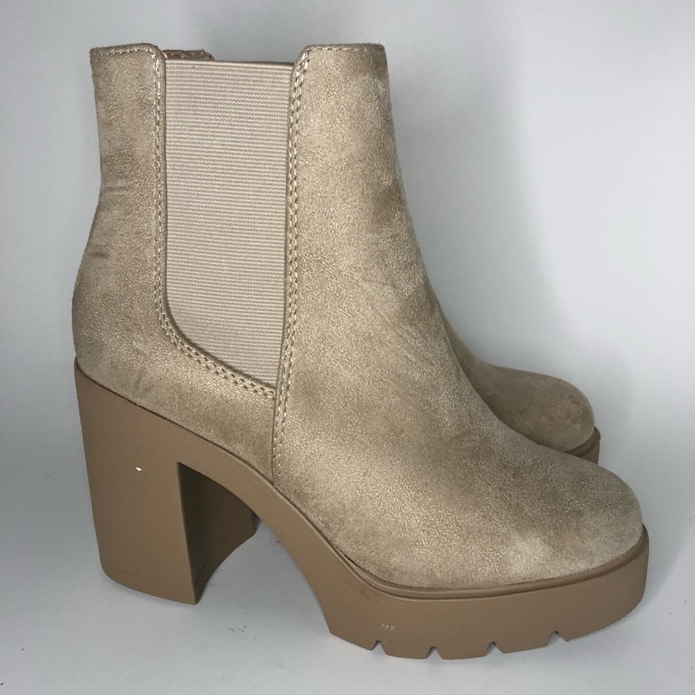 Pink Lily Beige Suede Platform Boot Size 7.5